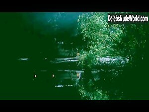 Jennifer MacDonald in Campfire Tales (1997) 14