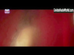 Filipa Areosa Explicit , Shower scene in O Clube 12