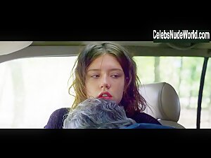 Adele Exarchopoulos Public , Sexy Butt in Orphan (2017)