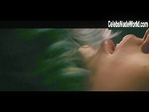 Léa Seydoux, Adèle Exarchopoulos tits,lez scene in Blue Is the Warmest Color (2013) 5