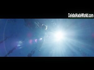 Adele Exarchopoulos Nude , Bathroom in Fire (2015) 5