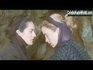 Adele Haenel, Noemie Merlant Lesbian , Sensual in Portrait of a Lady on Fire (2019) 15