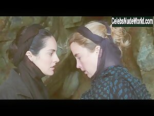 Adele Haenel, Noemie Merlant Lesbian , Sensual in Portrait of a Lady on Fire (2019) 16