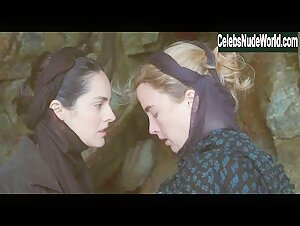 Adele Haenel, Noemie Merlant Lesbian , Sensual in Portrait of a Lady on Fire (2019) 18