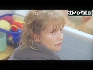 Adelaide Leroux Smok , Bathtub scene in Home (2008) 14