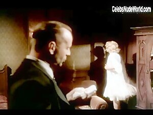 Alexandra Powers Sexy scene in Last Man Standing (1996) 11