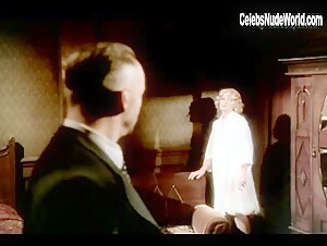 Alexandra Powers Sexy scene in Last Man Standing (1996) 13