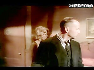 Alexandra Powers Sexy scene in Last Man Standing (1996) 8