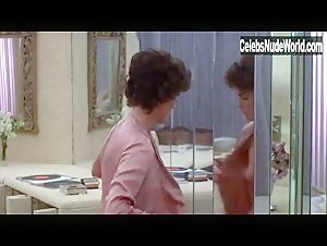 Ali MacGraw Nude, breasts scene in Just Tell Me What You Want (1980) 13
