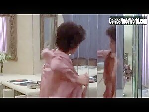 Ali MacGraw Nude, breasts scene in Just Tell Me What You Want (1980) 5