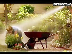 Alexandra Wentworth Sexy scene in Meeting Daddy (2000) 6