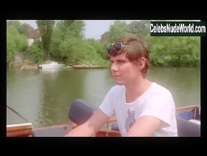 Alison Elliott Outdoor Nudity , Topless In Home Before Midnight (1979) 10