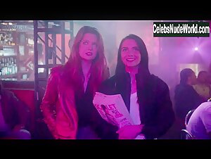 Amber Goldfarb Sexy scene in The Bold Type (2017-2021) 19