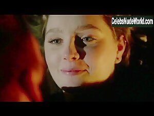Amy Forsyth Sexy scene in Rise (2018) 9