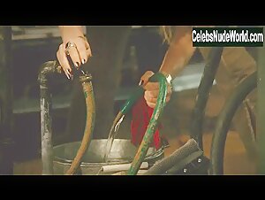 Fergie Sexy scene in Planet Terror (2007) 4