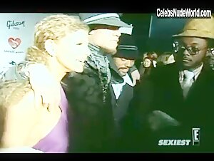 Fergie Sexy scene in Sexiest Rock Stars 10