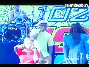 Fergie Sexy scene in Sexiest Rock Stars 16