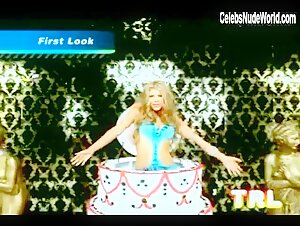 Fergie Sexy scene in Fergalicious (2006) 4