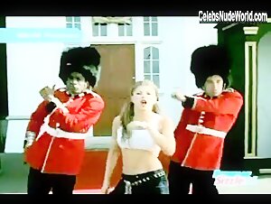 Fergie Sexy scene in London Bridge (2006) 19