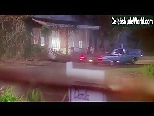 Tonie Perensky, Jeanie Sullivan Nude, breasts scene in Texas Chainsaw Massacre: The Next Generation (1994) 5