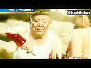 Fergie Sexy scene in Impacto (Remix) (2007) 6