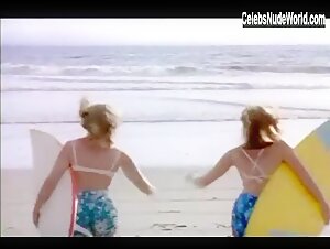 Melissa Joan Hart Beach , Bikini scene in Sabrina, the Teenage Witch (1996-2001) 1