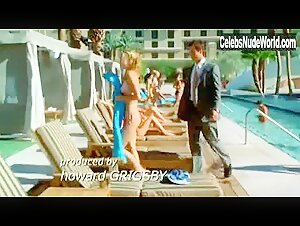 Molly Sims Bikini , Pool scene in Las Vegas (2003-2008) 6
