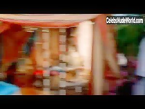 Molly Sims Sexy, bikini scene in Las Vegas (2003-2008) 10