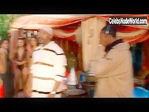 Molly Sims Sexy, bikini scene in Las Vegas (2003-2008) 16