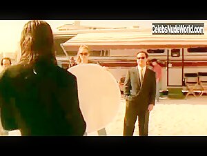 Naomi Campbell Sexy scene in Miami Rhapsody (1995) 10