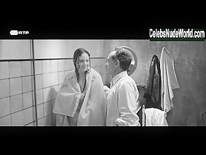Catarina Wallenstein bath, wet scene in The Year Of The Death Of Ricardo Reis (2020) 16