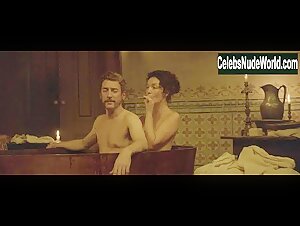 Soraia Chaves Bathtub , Couple in Linhas de Wellington 6