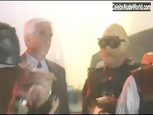 Ophélie Winter Sexy scene in 2001: A Space Travesty (2000) 6