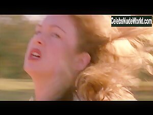 Renée Zellweger Hot,underwear scene in Texas Chainsaw Massacre: The Next Generation (1994)