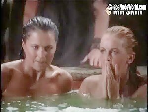 Renee O'Connor Sexy scene in Xena: Warrior Princess (1995-2001) 14