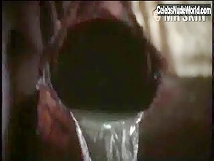 Renee O'Connor Sexy scene in Xena: Warrior Princess (1995-2001) 2