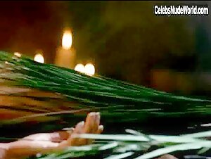 Renee O'Connor butt, Nude scene in Xena: Warrior Princess (1995-2001) 10