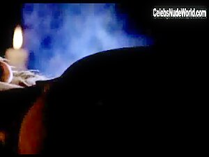 Renee O'Connor butt, Nude scene in Xena: Warrior Princess (1995-2001) 16