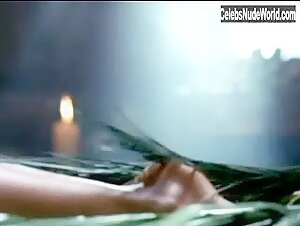 Renee O'Connor butt, Nude scene in Xena: Warrior Princess (1995-2001) 5