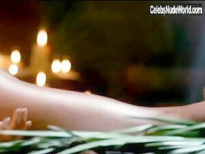 Renee O'Connor butt, Nude scene in Xena: Warrior Princess (1995-2001) 9