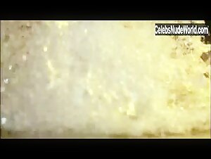 Renee O'Connor Wet , Nude scene in Xena: Warrior Princess (1995-2001) 9