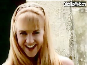 Renee O'Connor Sexy Dress , Babes scene in Xena: Warrior Princess (1995-2001) 7