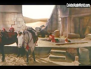 Renee O'Connor Wet , Explicit scene in Xena: Warrior Princess (1995-2001) 15
