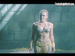 Renee O'Connor Sexy Dress , Lingerie scene in Xena: Warrior Princess (1995-2001) 13