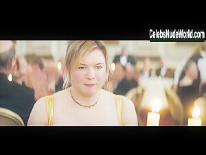Renée Zellweger Sexy scene in Bridget Jones: The Edge of Reason (2004) 19