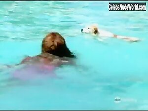 Serena Williams Sexy, bikini scene in Venus & Serena: For Real (2005) 13