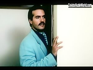 Sonia Topazio Nude, butt scene in Club Vacanze (1995) 7
