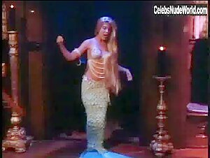 Tori Spelling Sexy scene in Beverly Hills, 90210 (1990-2000) 13