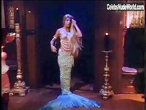 Tori Spelling Sexy scene in Beverly Hills, 90210 (1990-2000) 4
