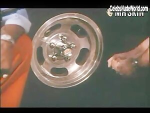 Suzanne Somers Sexy scene in Starsky & Hutch (1975-1979) 18